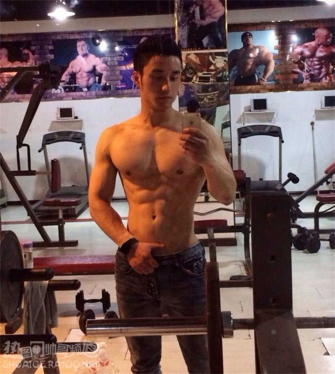 男生自拍照