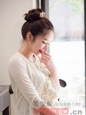 新式女生花苞头 要的就是清凉