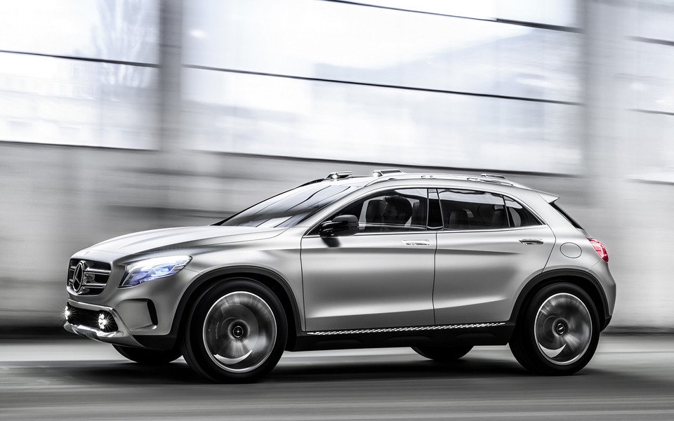 Mercedes-Benz 奔驰 GLA 宽屏壁纸
