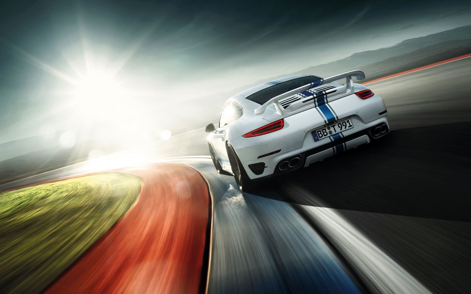 2014年保时捷911 Turbo汽车桌面壁纸