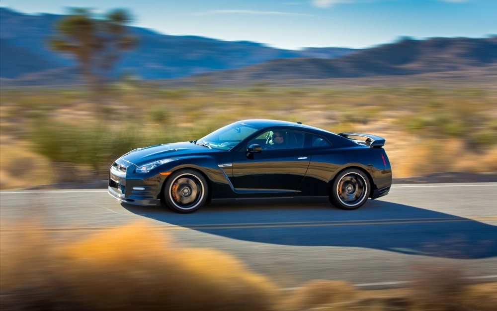 2014款Nissan GT-R Track Edition超级跑车桌面壁纸