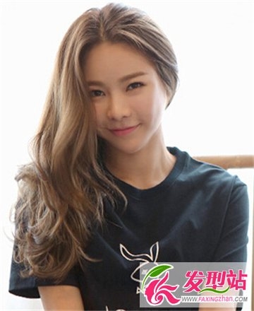 女生清新飘逸的甜美长发发型 打造最纯美的小靓妞
