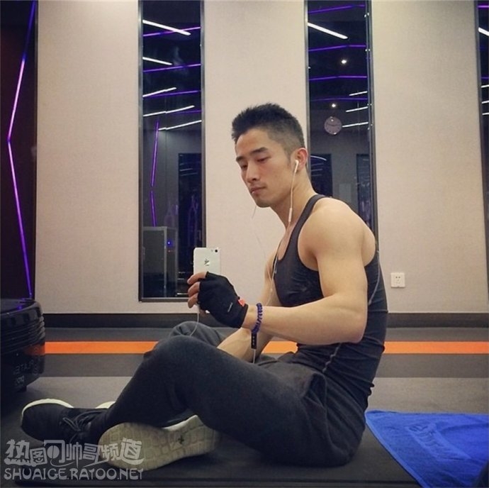 男生自拍照