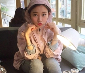 可爱调皮的时尚清新甜美女生头像
