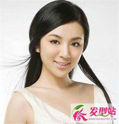 春季长直发女生怎么梳好看 披肩直发打造清新校园女神