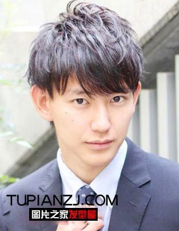 职场男生纹理烫发型 绅士成熟