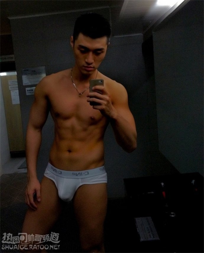 男生自拍照