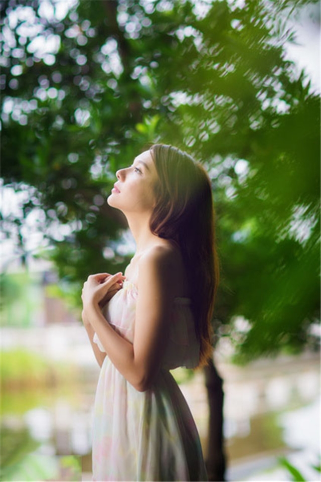 清新养眼的性感美女手机壁纸