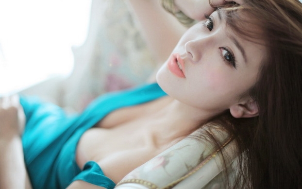 美女魔鬼身材写真电脑壁纸