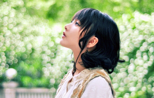 充满诗意的清纯美女图片