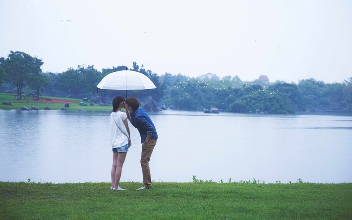 《听见下雨的声音》 剧照壁纸