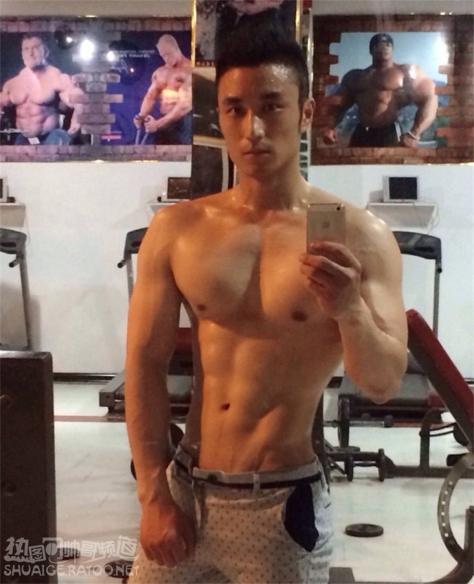 男生自拍照