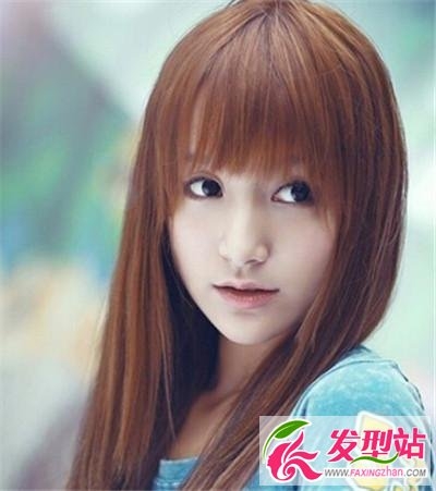 春季长直发女生怎么梳好看 披肩直发打造清新校园女神