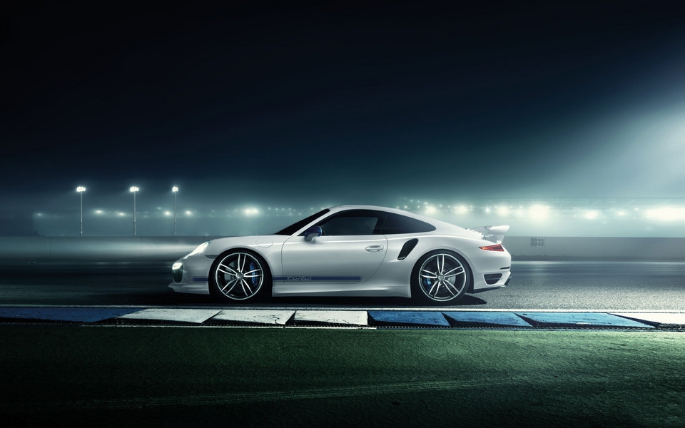 2014年保时捷911 Turbo汽车桌面壁纸