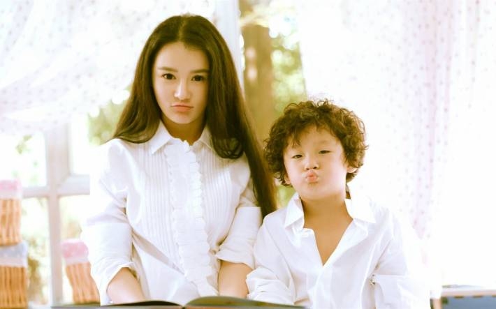冉莹颖轩轩唯美亲子写真电脑壁纸