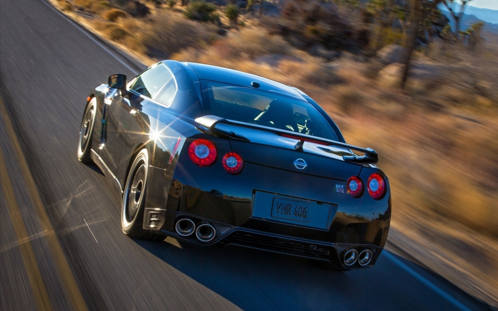 2014款Nissan GT-R Track Edition超级跑车桌面壁纸