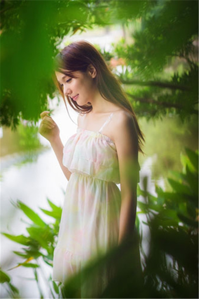 清新养眼的性感美女手机壁纸