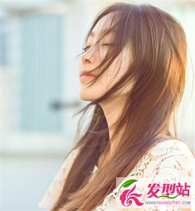 春季长直发女生怎么梳好看 披肩直发打造清新校园女神