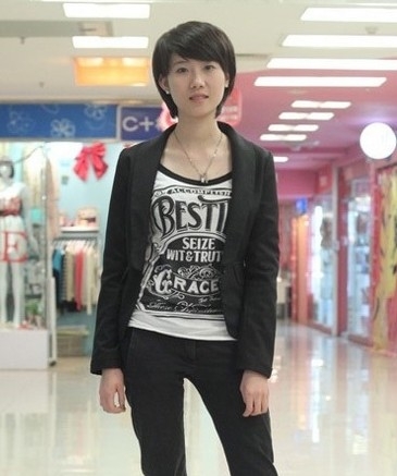 职场女性齐肩干练短发