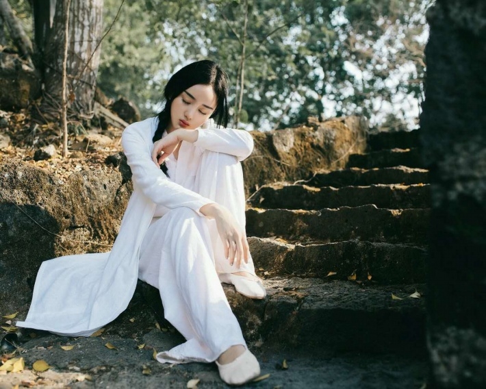 古风美女户外写真桌面壁纸下载