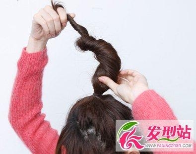 头发经常出油怎么扎头发好 这些好看扎发教程最适合油发了