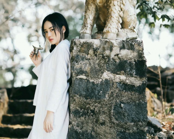 古风美女户外写真桌面壁纸下载