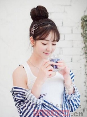新式女生花苞头 要的就是清凉