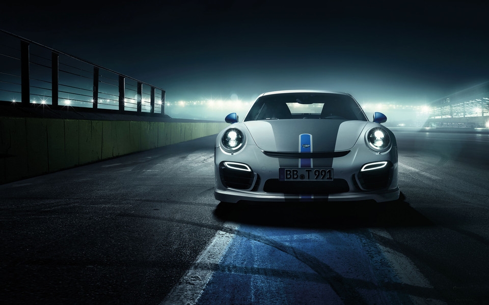 2014年保时捷911 Turbo汽车桌面壁纸