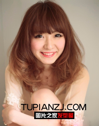 长脸女生适合什么发型 齐刘海时尚甜美