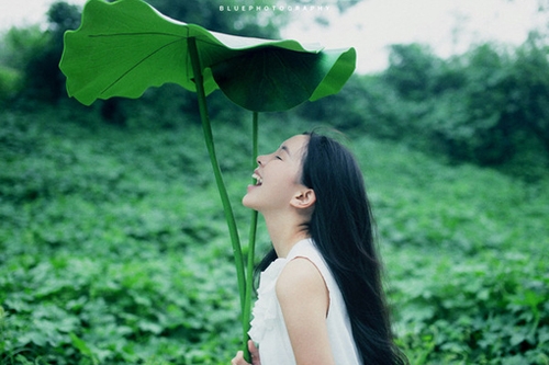充满诗意的清纯美女图片