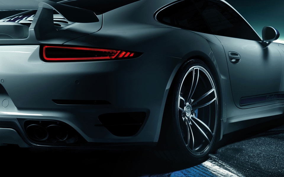 2014年保时捷911 Turbo汽车桌面壁纸