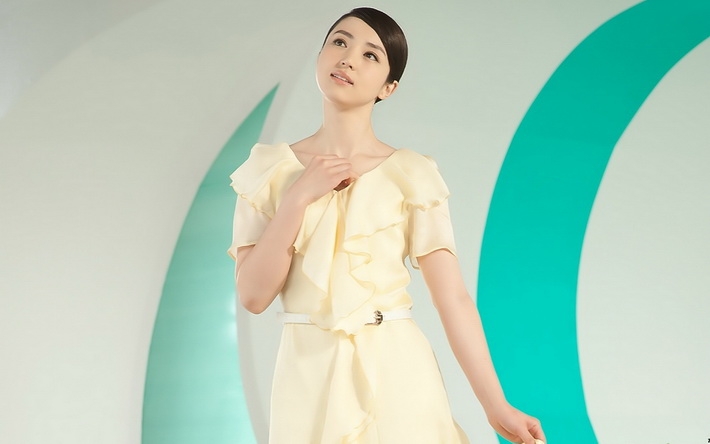 董璇明星美女最新图片壁纸2560x1600【16P】