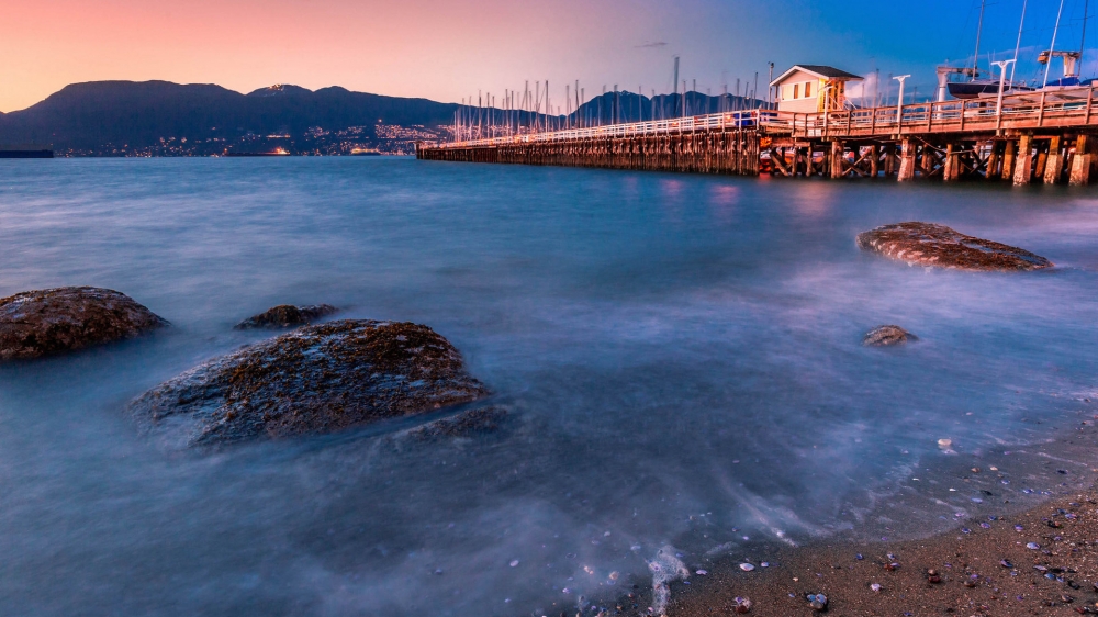 美丽壮阔海滩唯美风景图片