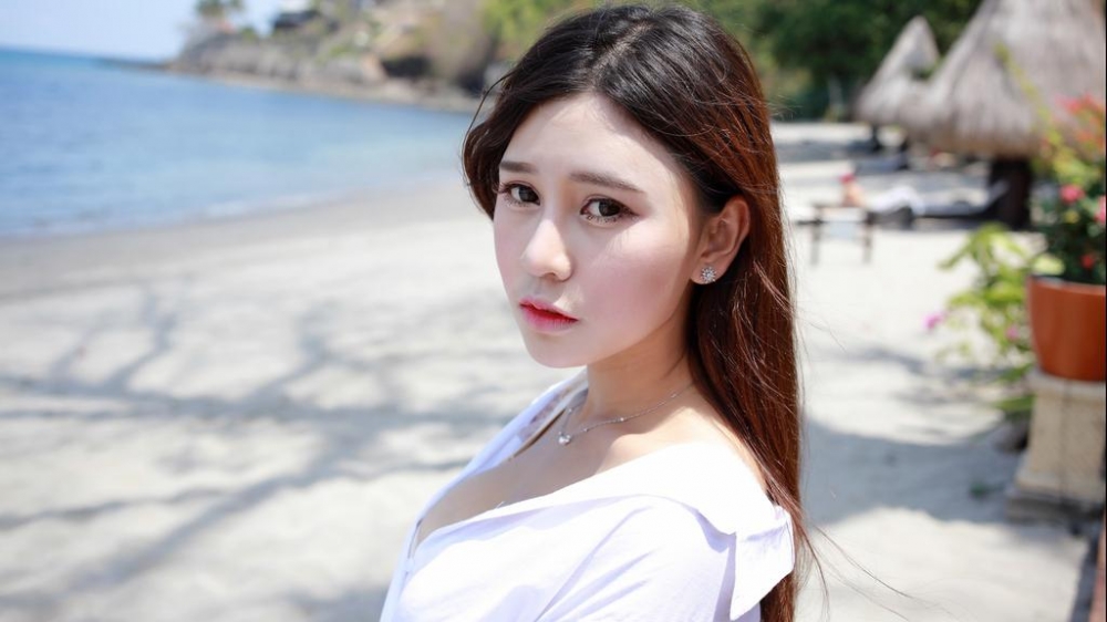 Milk楚楚海边性感写真