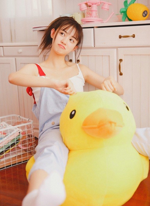 可爱俏皮阳光私房性感美女写真