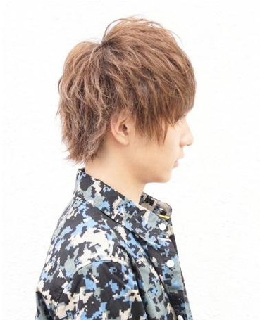 日本最新男士短发烫发发型图片