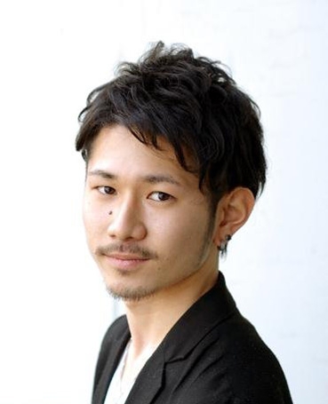 日本最新男士短发烫发发型图片