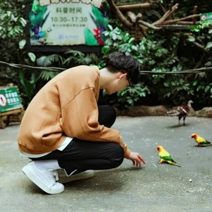 超帅的小清新95后男生头像