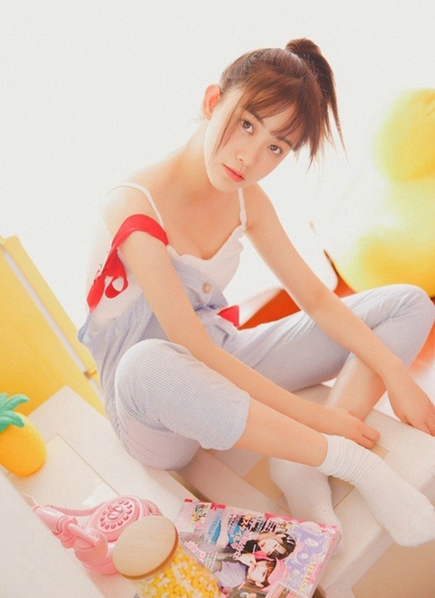 可爱俏皮阳光私房性感美女写真