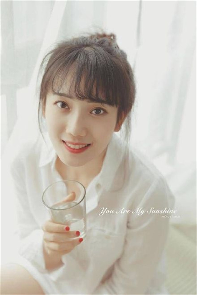 日系小新清甜美女生高清手机壁纸下载