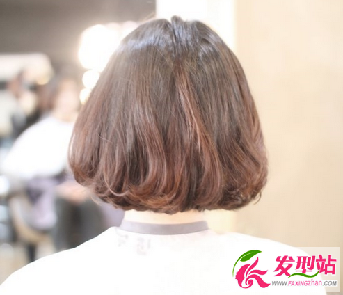卷发短发女 短发卷发发型图片女
