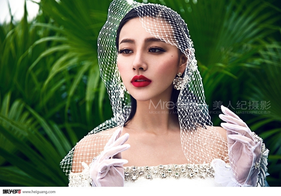 轻柔白纱 倾诉一身浪漫 婚纱照