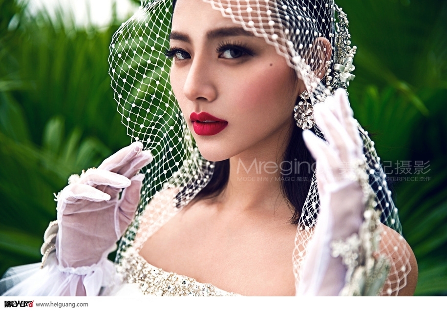 轻柔白纱 倾诉一身浪漫 婚纱照