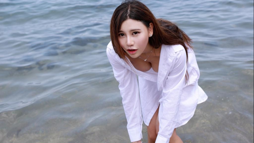 Milk楚楚海边性感写真