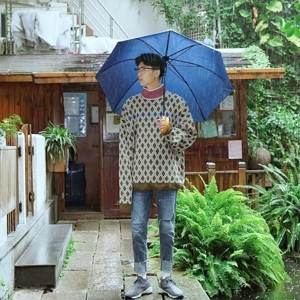 超帅的小清新95后男生头像