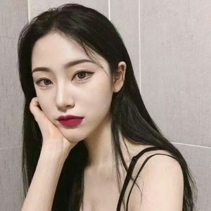 气质长发帅气美女微信头像
