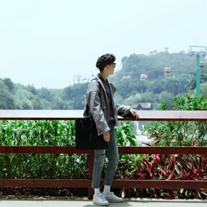 超帅的小清新95后男生头像