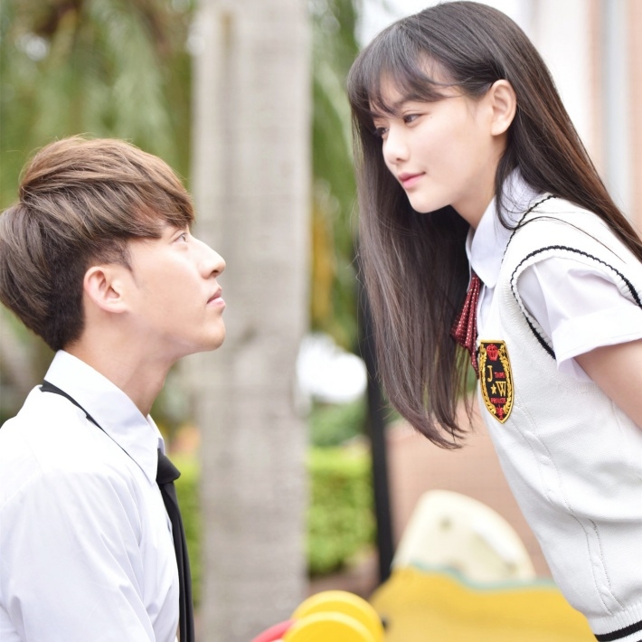 黄灿灿《半熟少女》宽屏壁纸