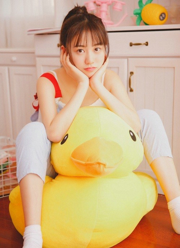 可爱俏皮阳光私房性感美女写真