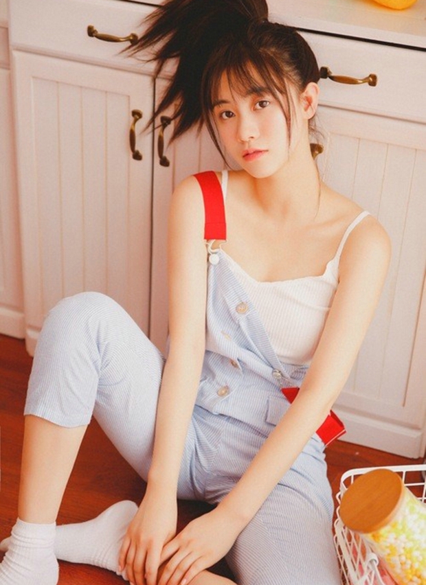 可爱俏皮阳光私房性感美女写真